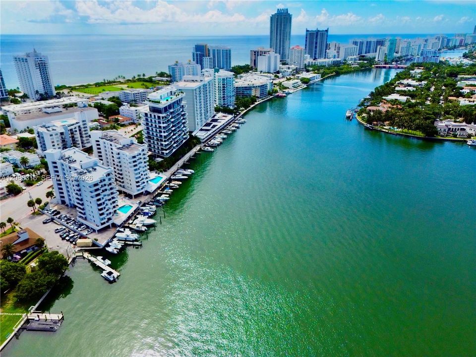Stunning intracoastal views