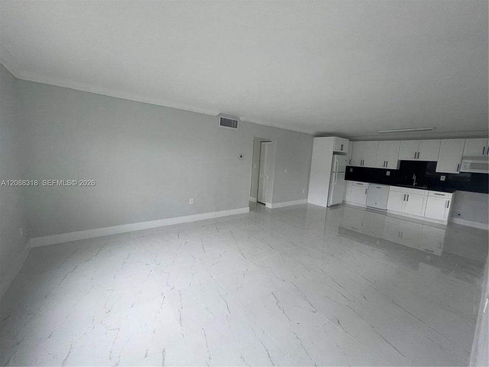 В аренду: $2,150 (2 спален, 1 ванн, 829 Квадратных фут)