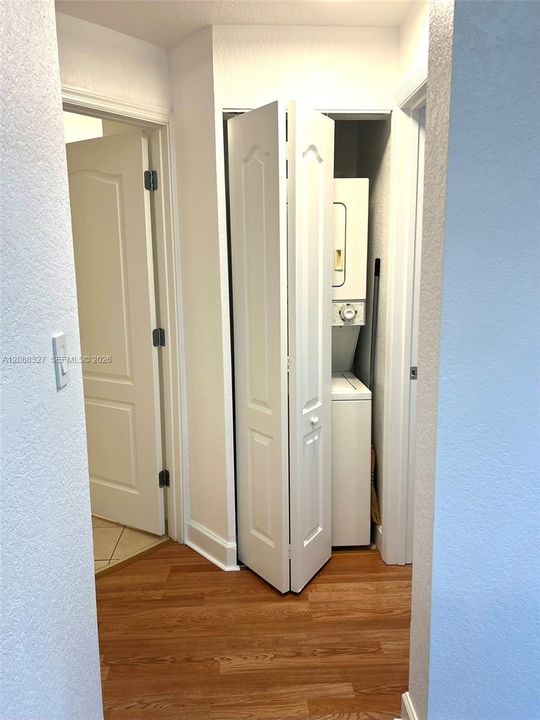 For Rent: $1,950 (1 beds, 1 baths, 522 Square Feet)