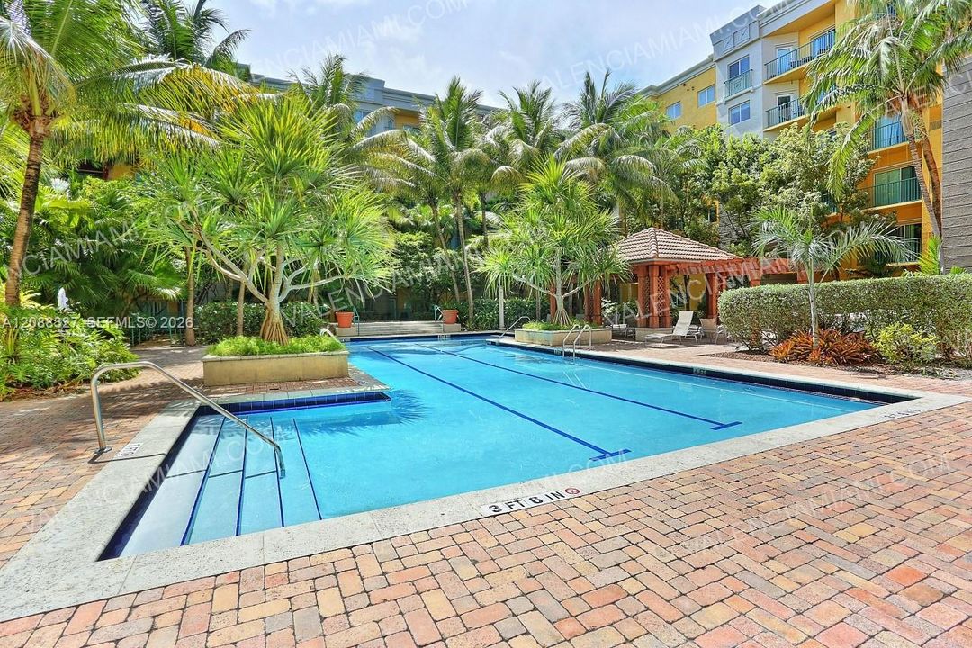 For Rent: $1,950 (1 beds, 1 baths, 522 Square Feet)