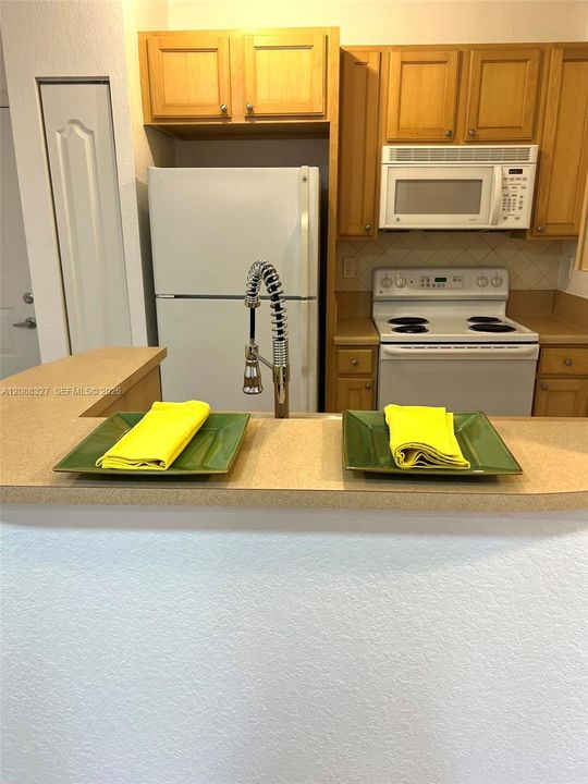For Rent: $1,950 (1 beds, 1 baths, 522 Square Feet)