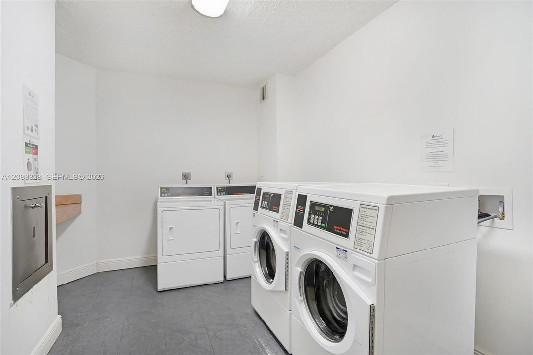 En Venta: $390,000 (1 camas, 1 baños, 812 Pies cuadrados)
