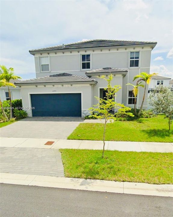 For Rent: $4,999 (5 beds, 3 baths, 2640 Square Feet)