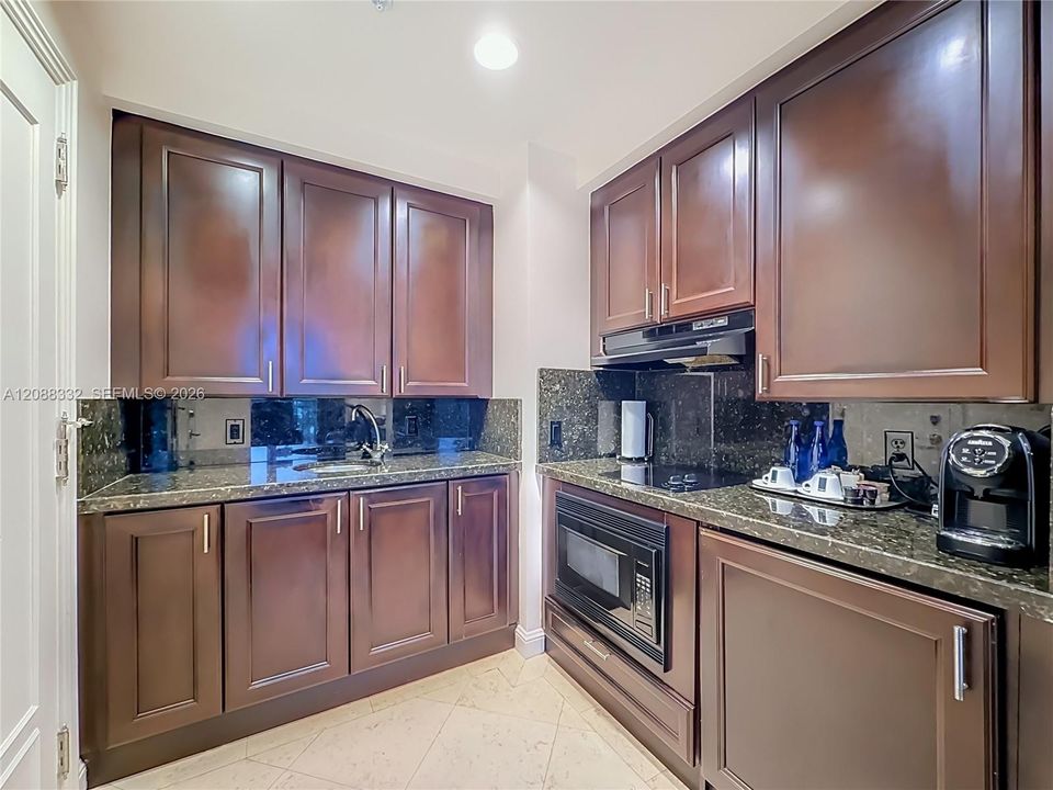 En Venta: $399,950 (1 camas, 1 baños, 690 Pies cuadrados)