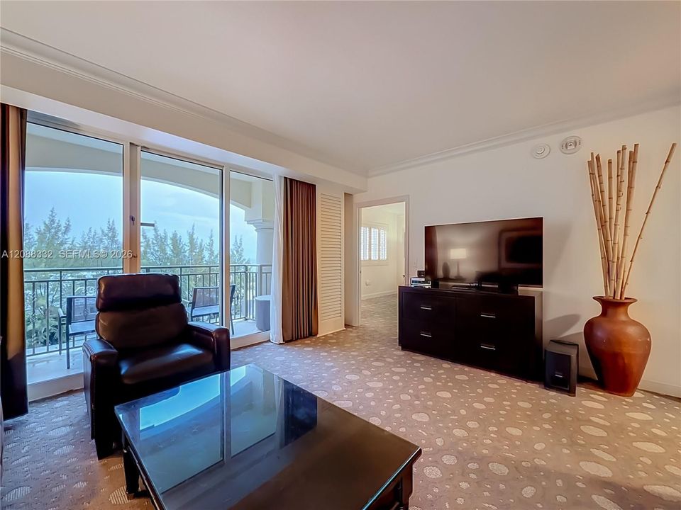 En Venta: $399,950 (1 camas, 1 baños, 690 Pies cuadrados)