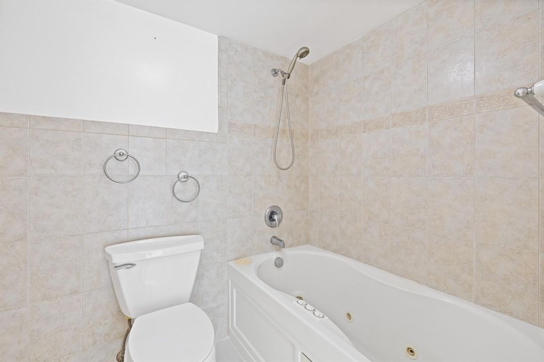 1105 Bahama Bend Apt A1-17