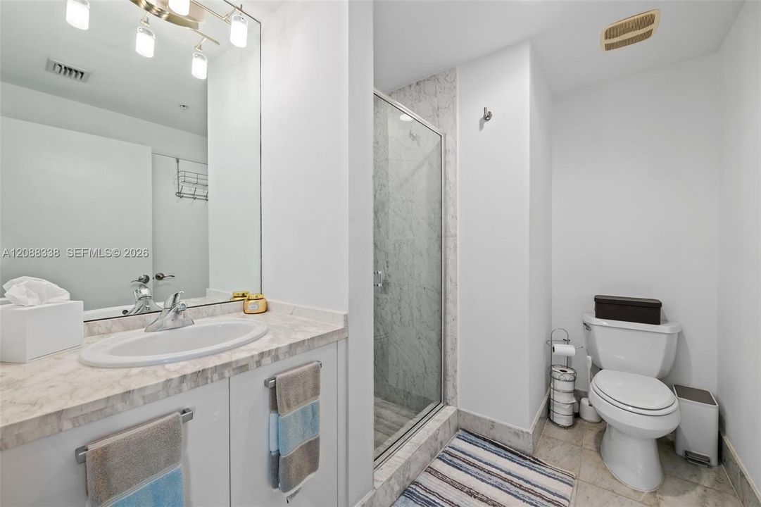 En Venta: $497,000 (2 camas, 2 baños, 940 Pies cuadrados)