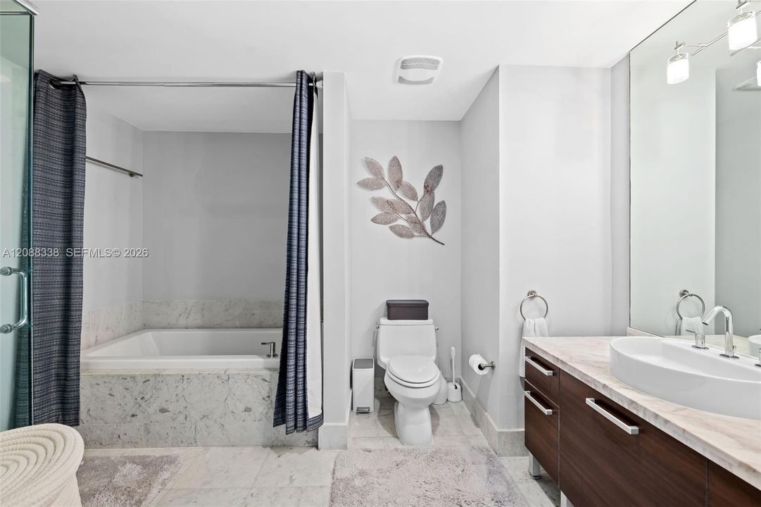 En Venta: $497,000 (2 camas, 2 baños, 940 Pies cuadrados)
