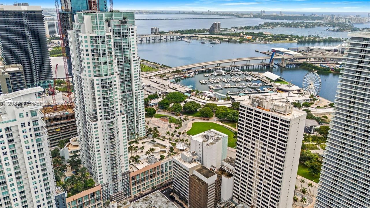 En Venta: $497,000 (2 camas, 2 baños, 940 Pies cuadrados)