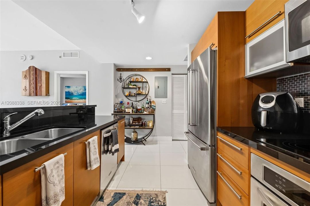 En Venta: $497,000 (2 camas, 2 baños, 940 Pies cuadrados)