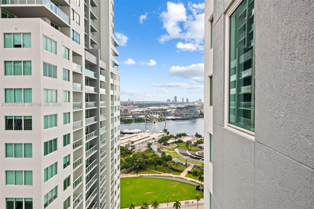 En Venta: $497,000 (2 camas, 2 baños, 940 Pies cuadrados)