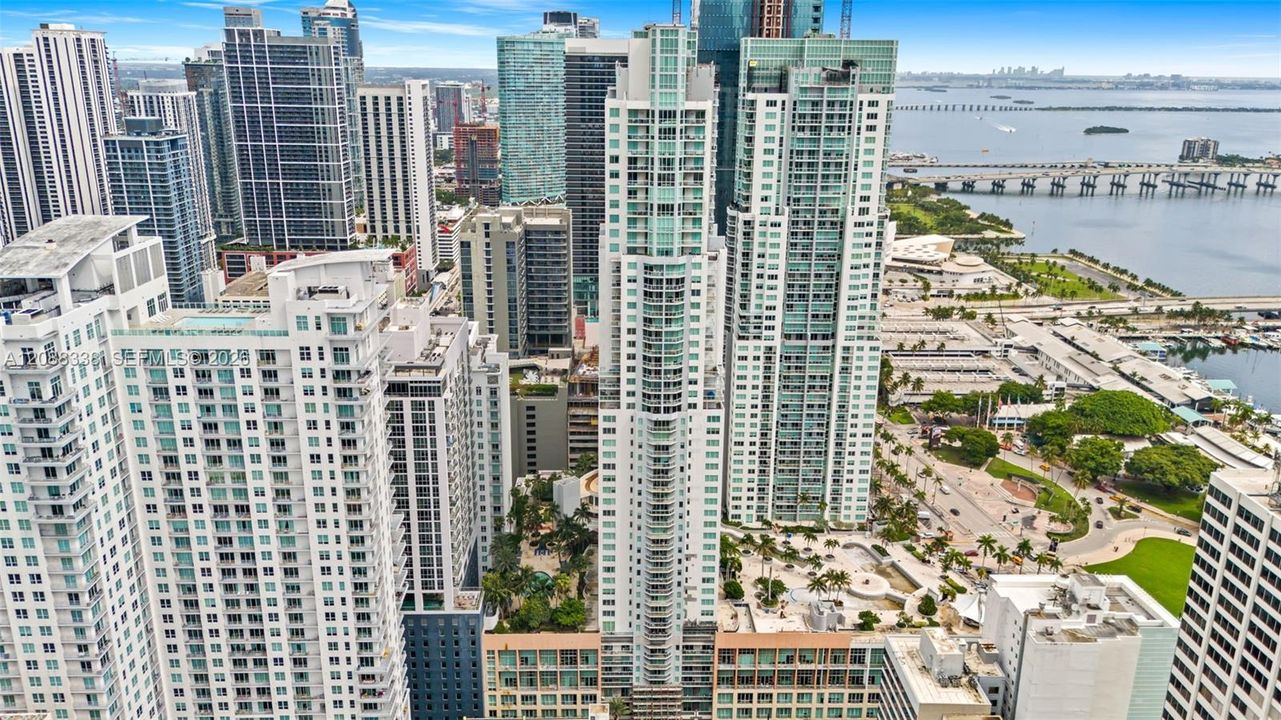 En Venta: $497,000 (2 camas, 2 baños, 940 Pies cuadrados)