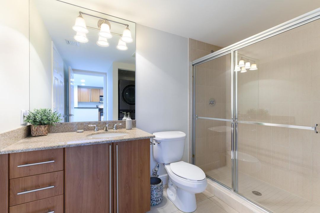 610 Clematis St Apt 406 West-large-019-0