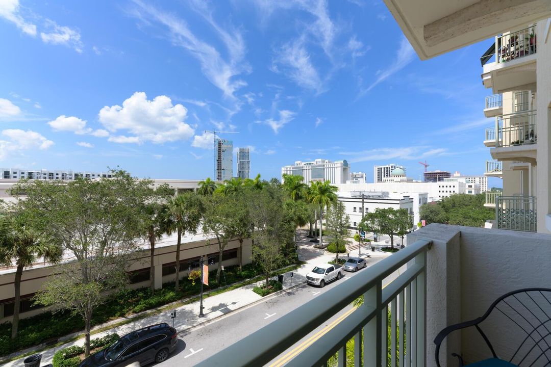 610 Clematis St Apt 406 West-large-006-0