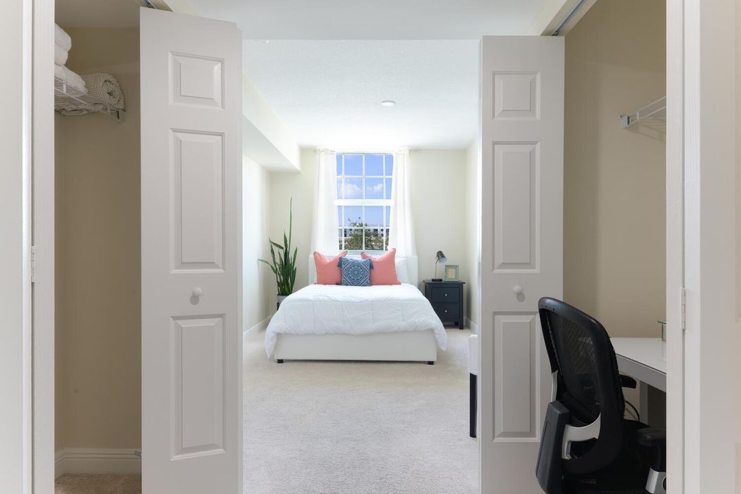 610 Clematis St Apt 406 West-large-020-0