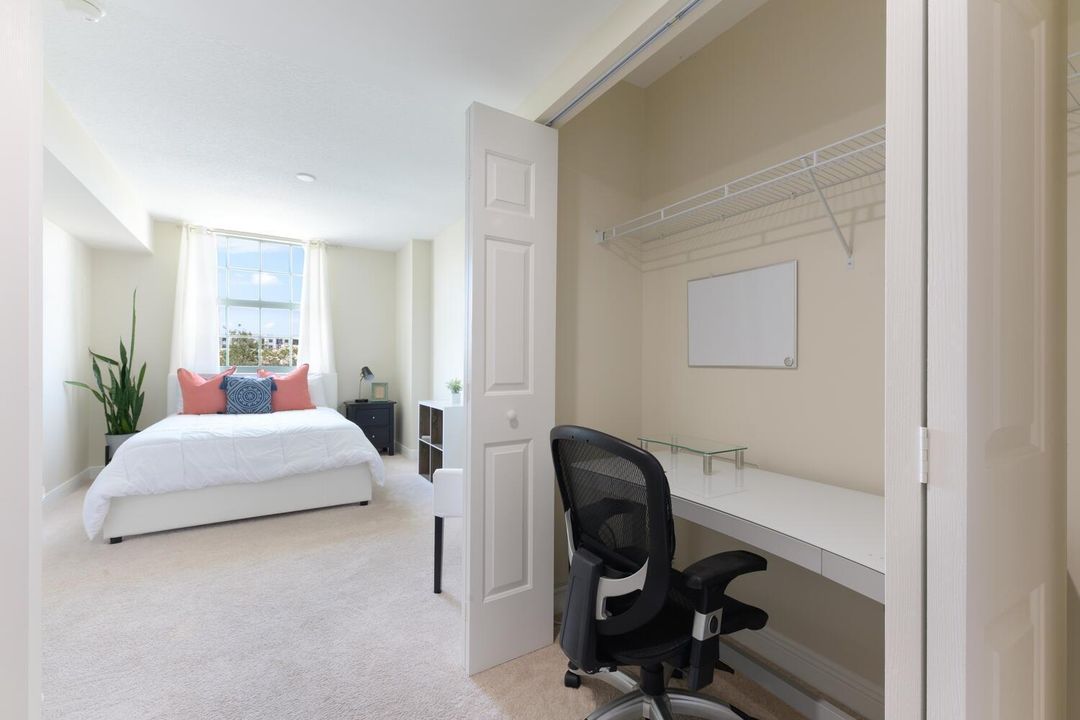 610 Clematis St Apt 406 West-large-017-0