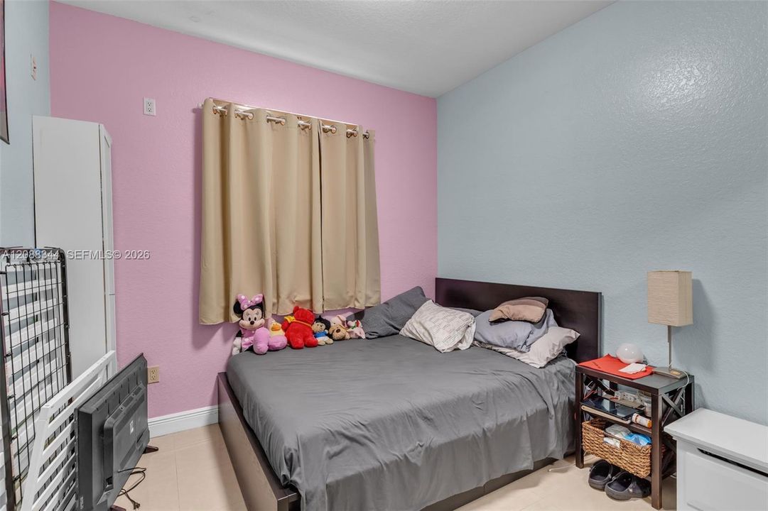 For Sale: $355,000 (3 beds, 2 baths, 1250 Square Feet)