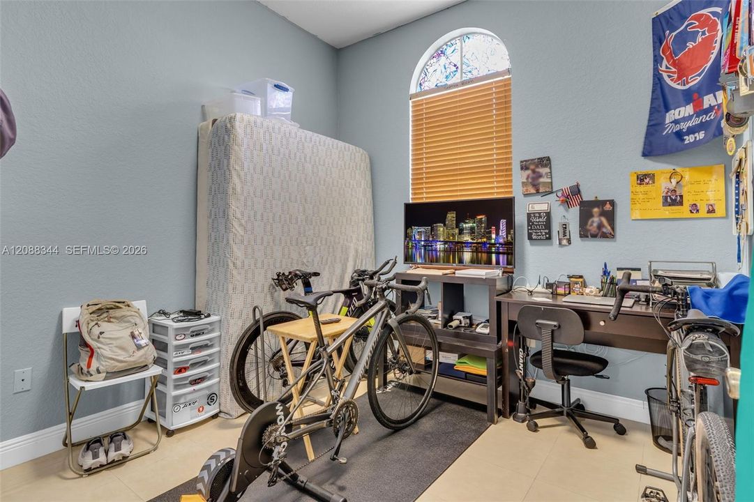 For Sale: $355,000 (3 beds, 2 baths, 1250 Square Feet)