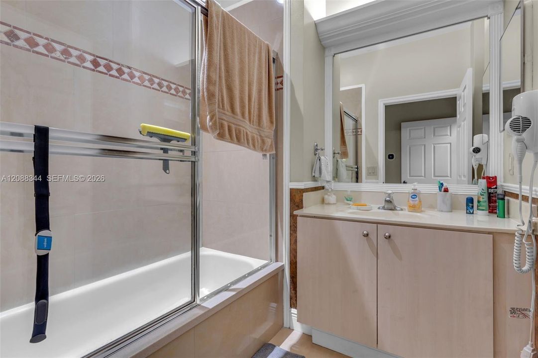 For Sale: $355,000 (3 beds, 2 baths, 1250 Square Feet)