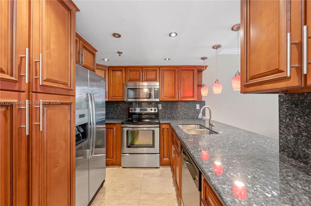 В аренду: $2,990 (1 спален, 1 ванн, 700 Квадратных фут)