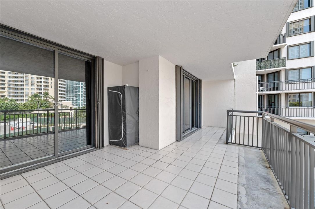 В аренду: $2,990 (1 спален, 1 ванн, 700 Квадратных фут)
