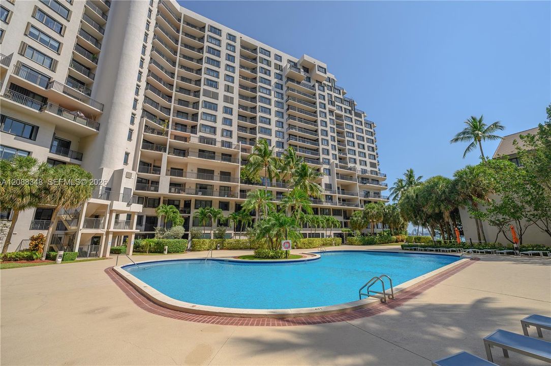 В аренду: $2,990 (1 спален, 1 ванн, 700 Квадратных фут)