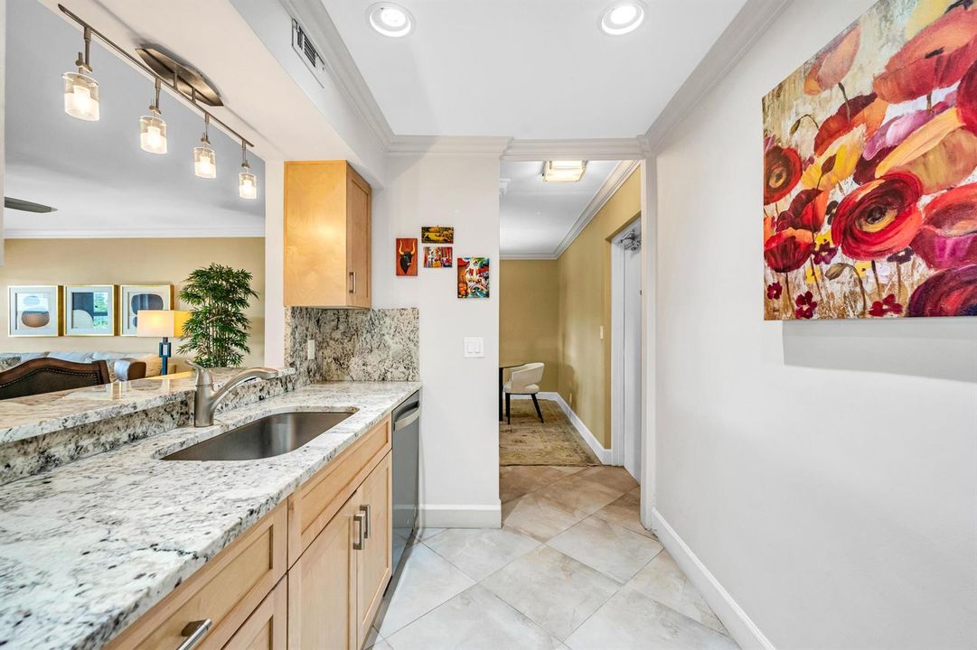 615 NE 12TH ST -9
