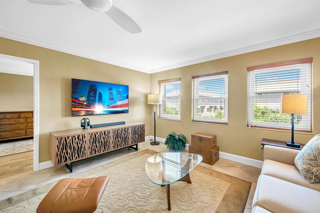 615 NE 12TH ST -12