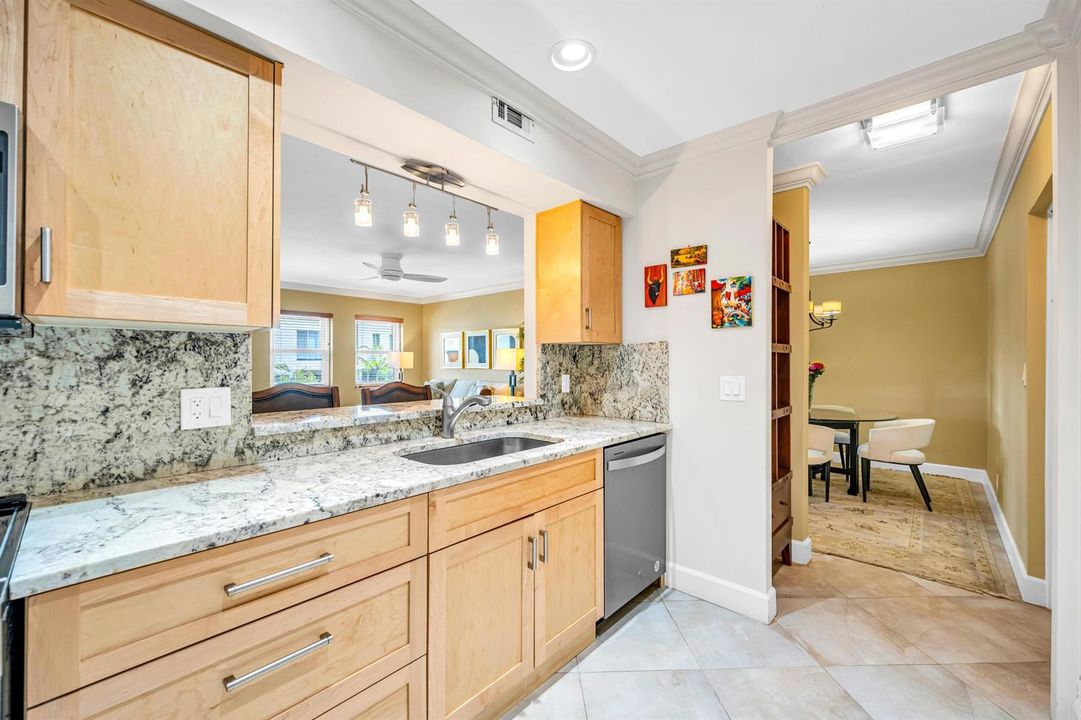 615 NE 12TH ST -7