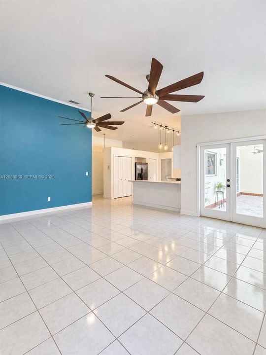 En Venta: $919,999 (4 camas, 2 baños, 2586 Pies cuadrados)