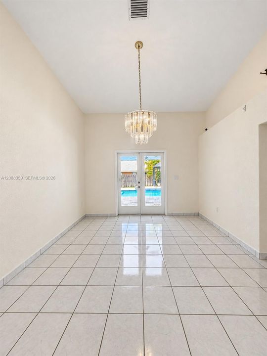En Venta: $919,999 (4 camas, 2 baños, 2586 Pies cuadrados)
