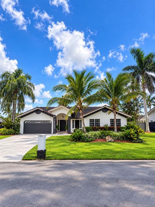 En Venta: $919,999 (4 camas, 2 baños, 2586 Pies cuadrados)