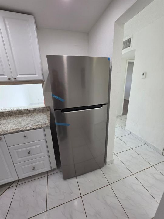 For Sale: $184,900 (1 beds, 1 baths, 598 Square Feet)