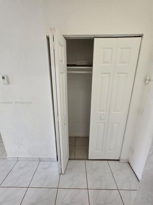 For Sale: $184,900 (1 beds, 1 baths, 598 Square Feet)