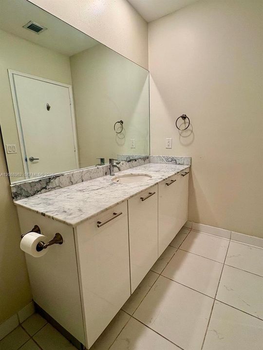 En Renta: $4,800 (2 camas, 2 baños, 1101 Pies cuadrados)