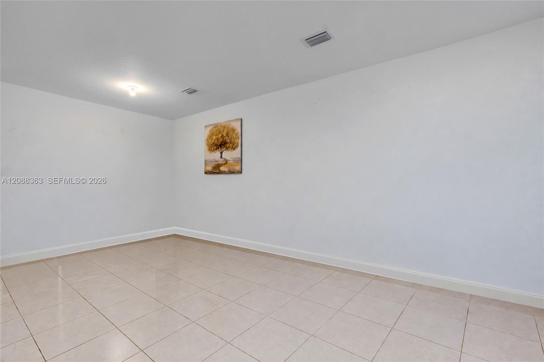 For Rent: $3,700 (3 beds, 2 baths, 1595 Square Feet)