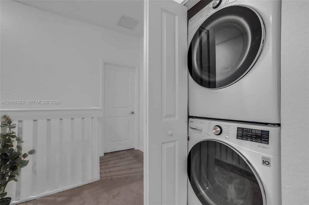 For Rent: $3,700 (3 beds, 2 baths, 1595 Square Feet)