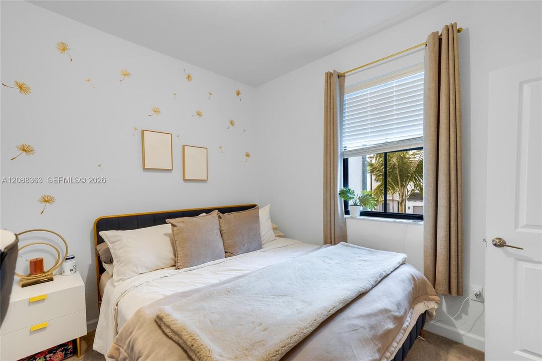 For Rent: $3,700 (3 beds, 2 baths, 1595 Square Feet)