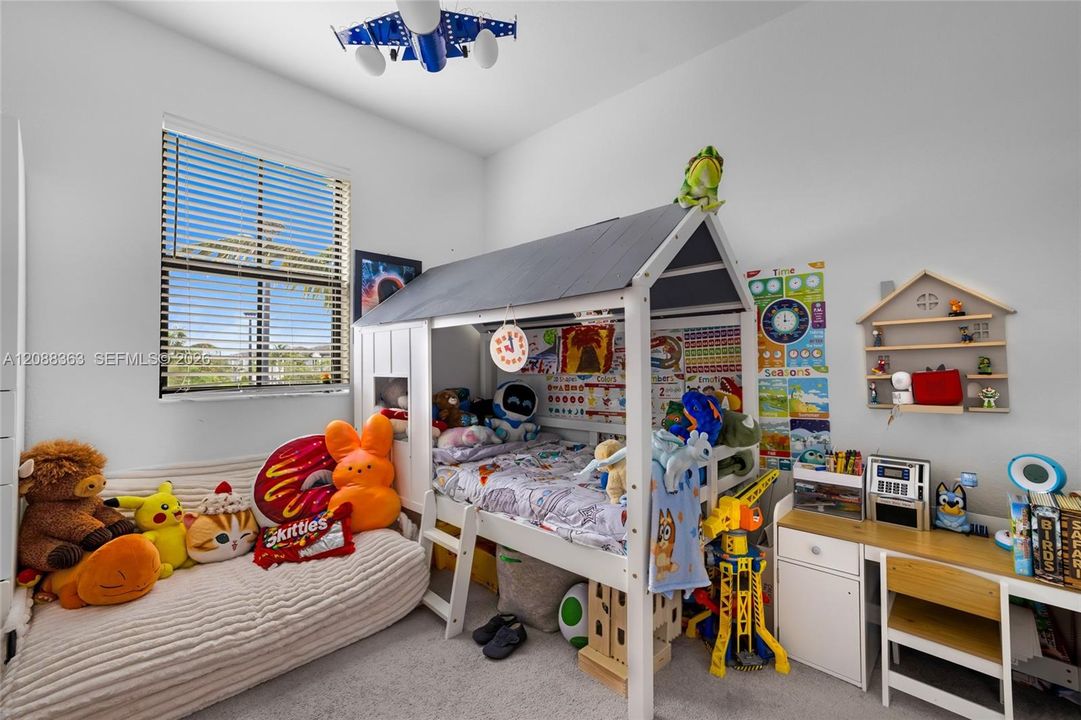 For Rent: $3,700 (3 beds, 2 baths, 1595 Square Feet)