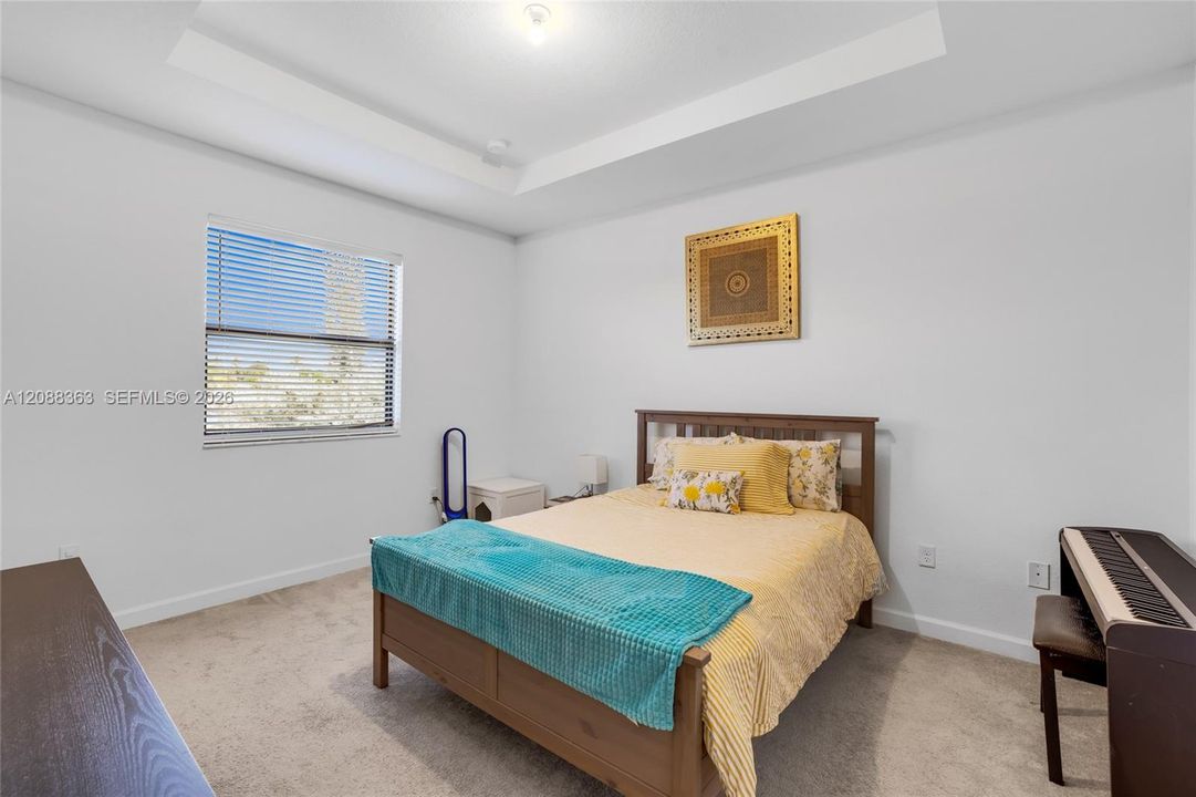 For Rent: $3,700 (3 beds, 2 baths, 1595 Square Feet)