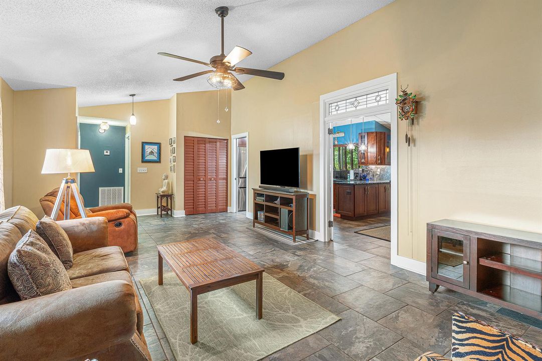 008-5104CandlewoodCourt-LakeWorth-FL-334