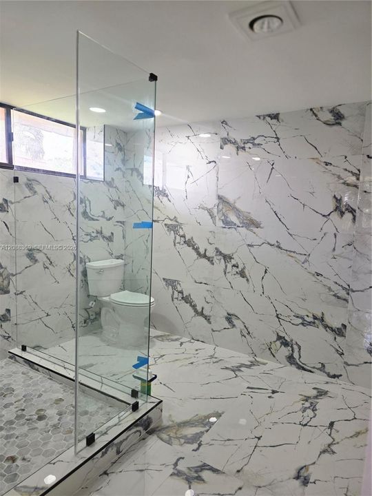En Venta: $329,900 (2 camas, 2 baños, 1400 Pies cuadrados)
