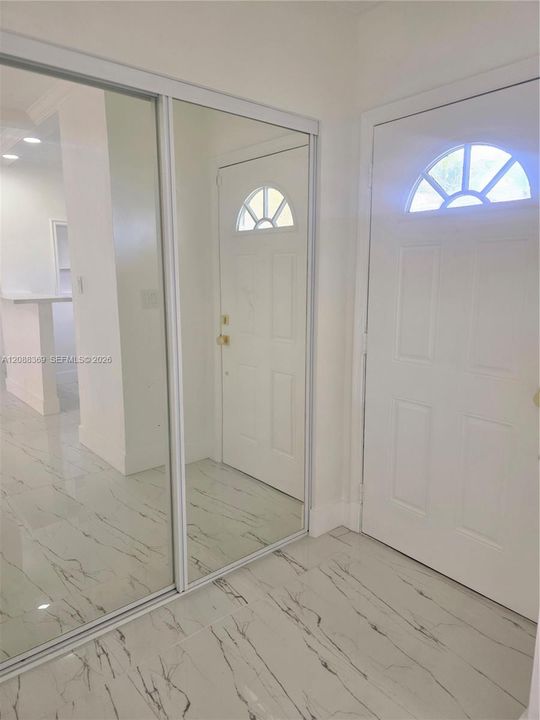 En Venta: $329,900 (2 camas, 2 baños, 1400 Pies cuadrados)