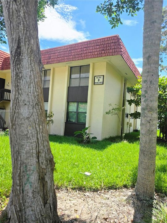 En Venta: $329,900 (2 camas, 2 baños, 1400 Pies cuadrados)