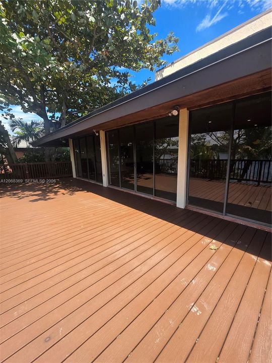 En Venta: $329,900 (2 camas, 2 baños, 1400 Pies cuadrados)