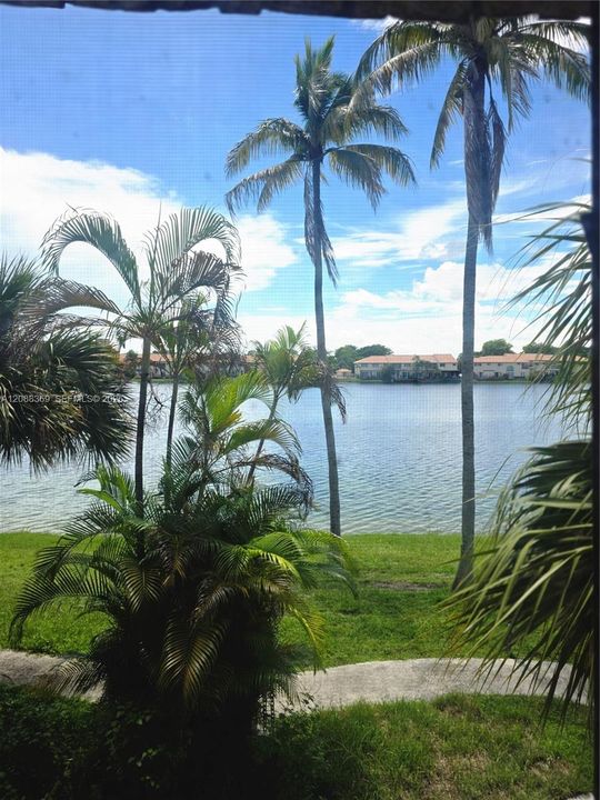 En Venta: $329,900 (2 camas, 2 baños, 1400 Pies cuadrados)