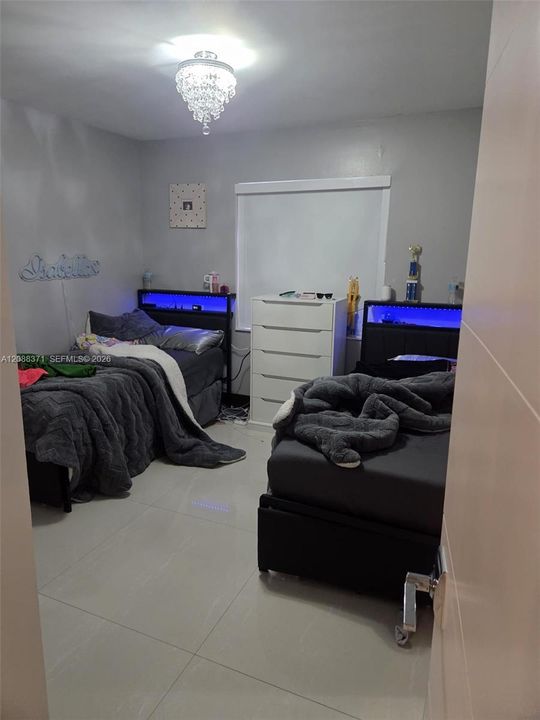 En Venta: $560,000 (3 camas, 2 baños, 1170 Pies cuadrados)