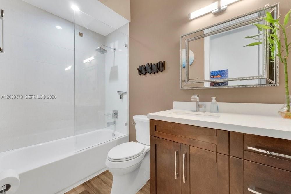 En Venta: $1,189,000 (3 camas, 3 baños, 2322 Pies cuadrados)