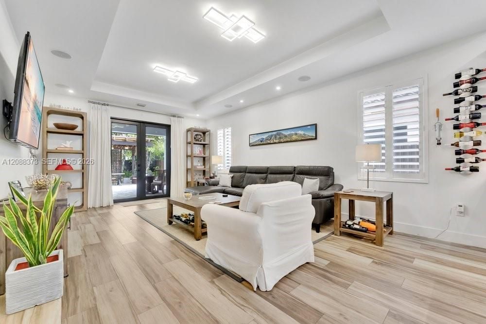 En Venta: $1,189,000 (3 camas, 3 baños, 2322 Pies cuadrados)