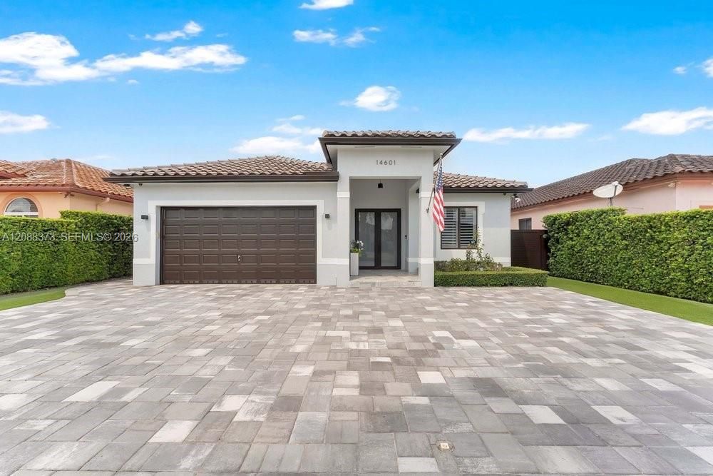 For Sale: $1,189,000 (3 beds, 3 baths, 2322 Square Feet)